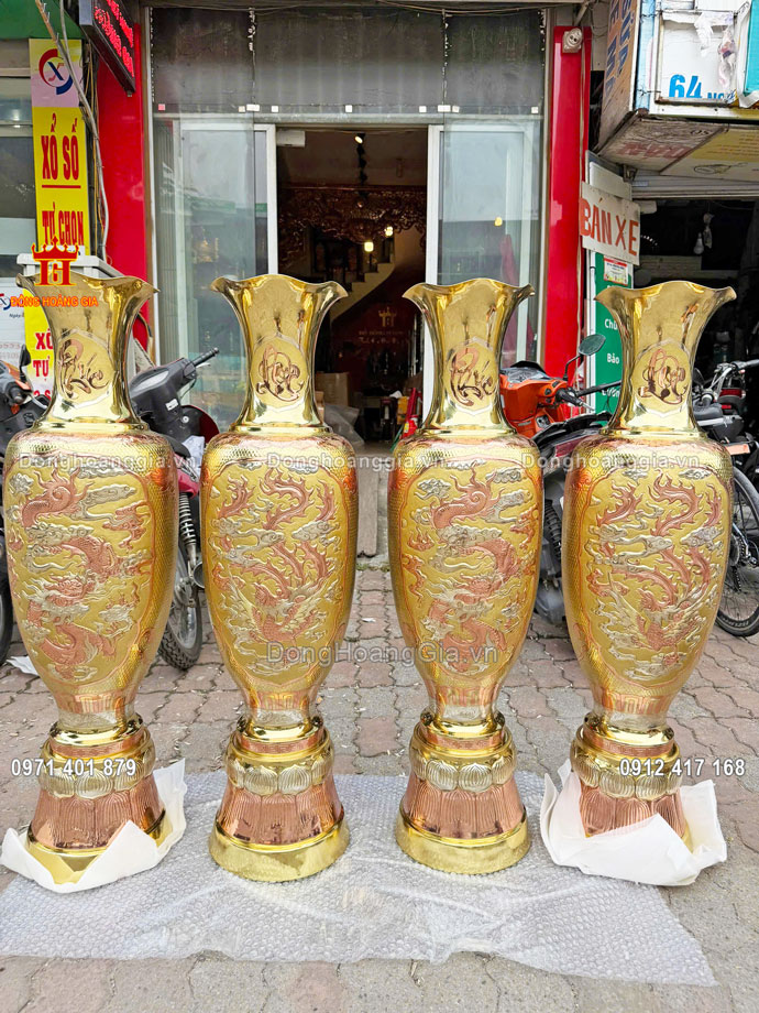 Lọ lộc bình thích hợp để bày trí tại không gian phòng khách phòng thờ